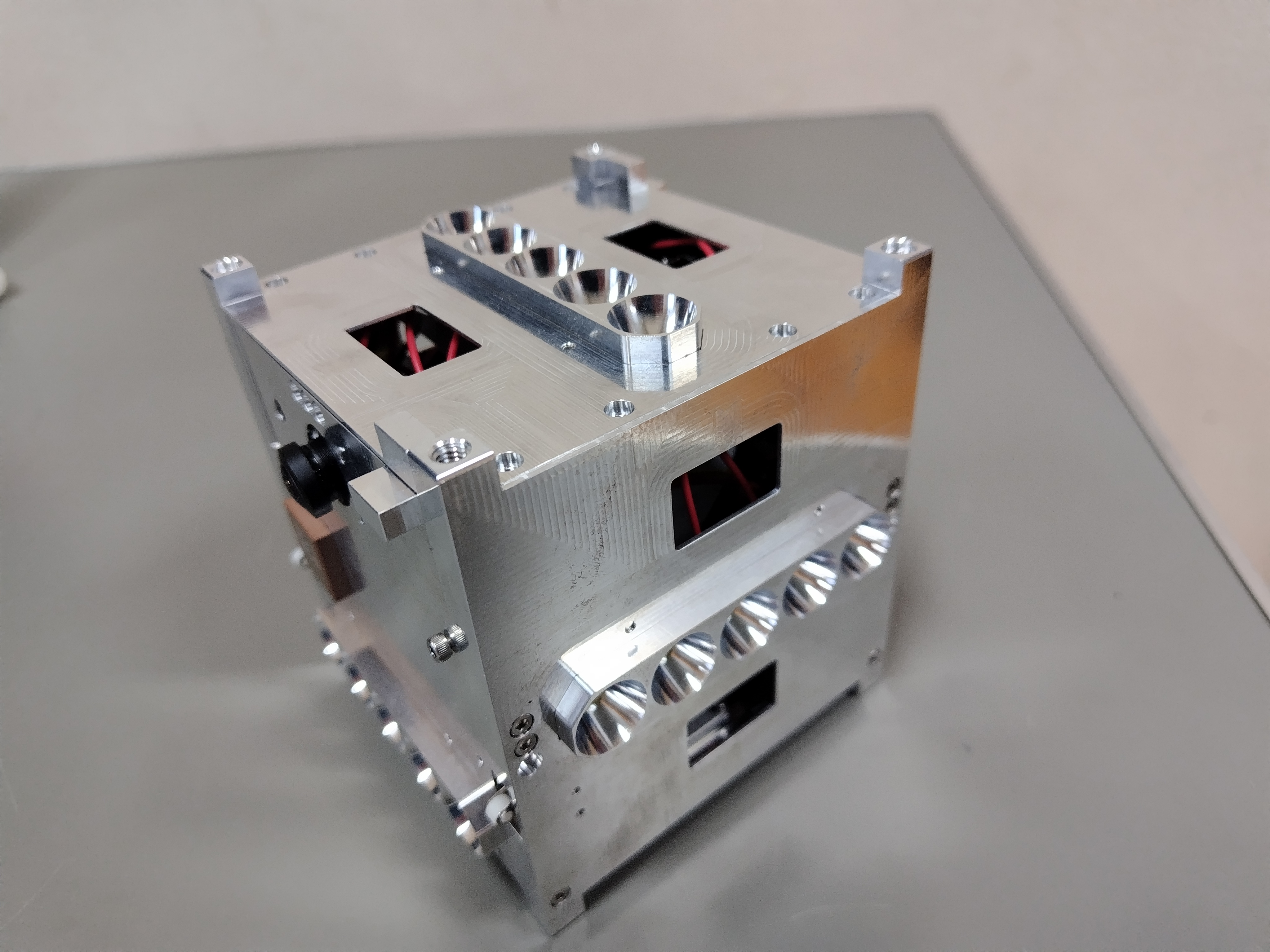 小型衛星の画像